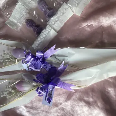 Vela de tulipán con sobre de regalo — imagen 2